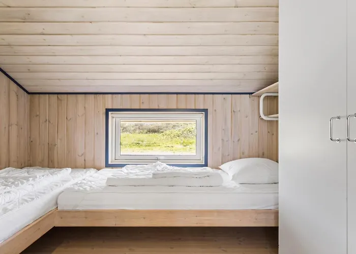 Сasa de vacaciones With A Fireplace 09 *